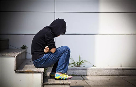 14歲男孩子不上學(xué)在家怎么辦