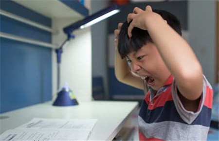 10歲小孩脾氣暴躁易怒怎么辦