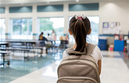 9歲女孩