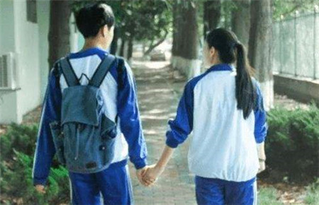 14歲男孩子早戀怎么引導