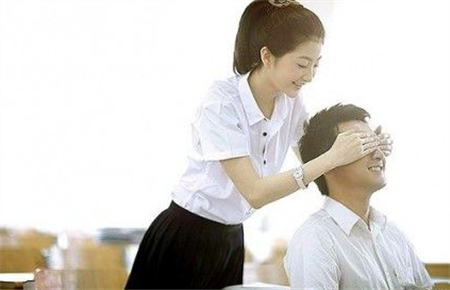 女兒讀高中早戀怎么教育