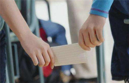 什么樣的孩子容易早戀