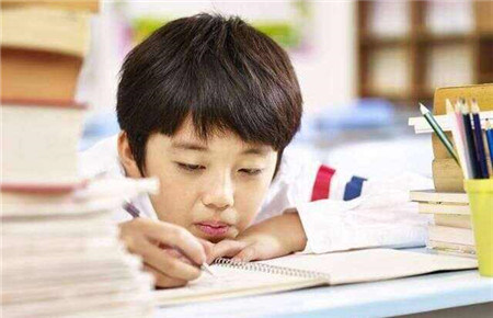 孩子不想上學的表現