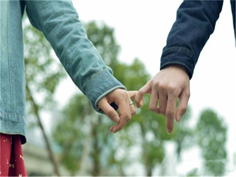 早戀的女孩怎樣正確引導(dǎo).jpg
