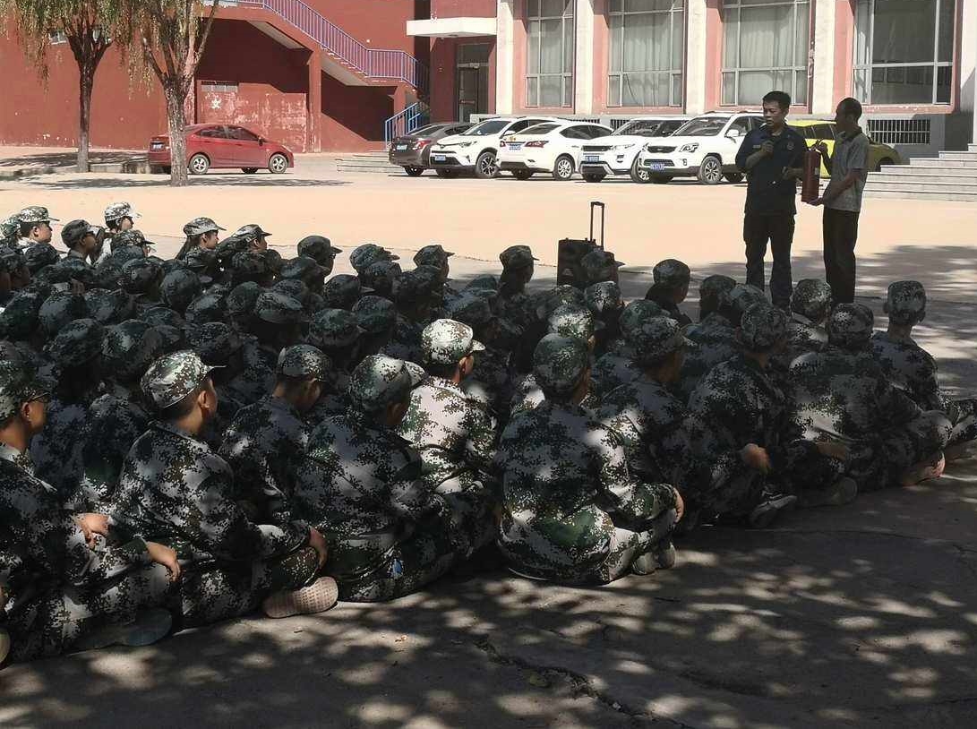 揮霍無度,孩子叛逆期教育學校