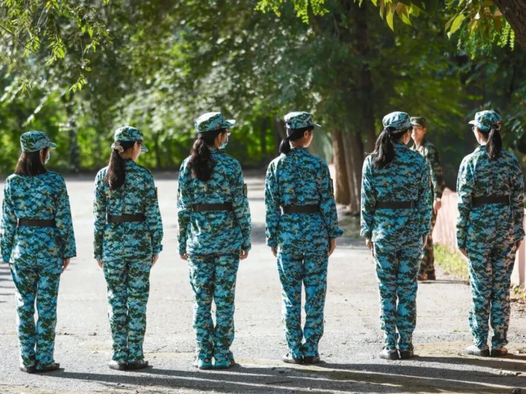 封閉式軍事化學校,青少年封閉式教育學校