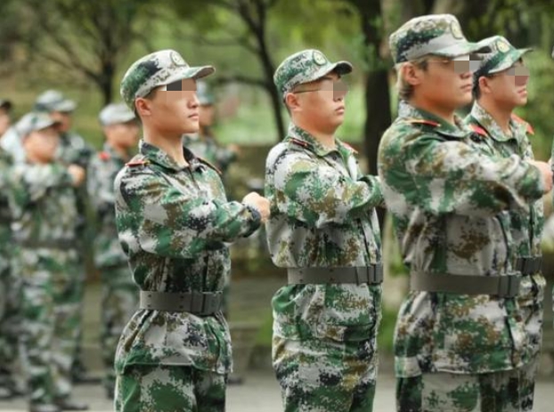 青少年封閉式教育學(xué)校,封閉式軍事化學(xué)校