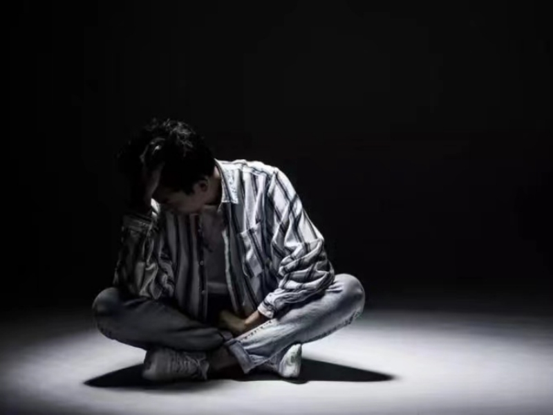 抑郁癥治療學(xué)校,抑郁輕生