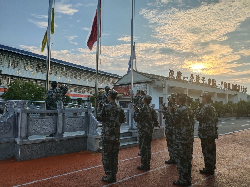 新起點(diǎn)青少年特訓(xùn)學(xué)校,軍事訓(xùn)練學(xué)校