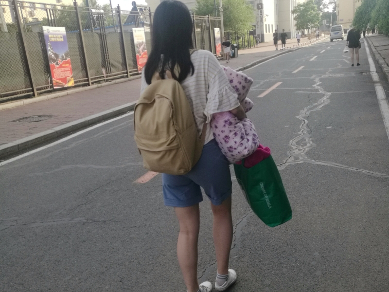 孩子離家出走,問題青少年教育學(xué)校