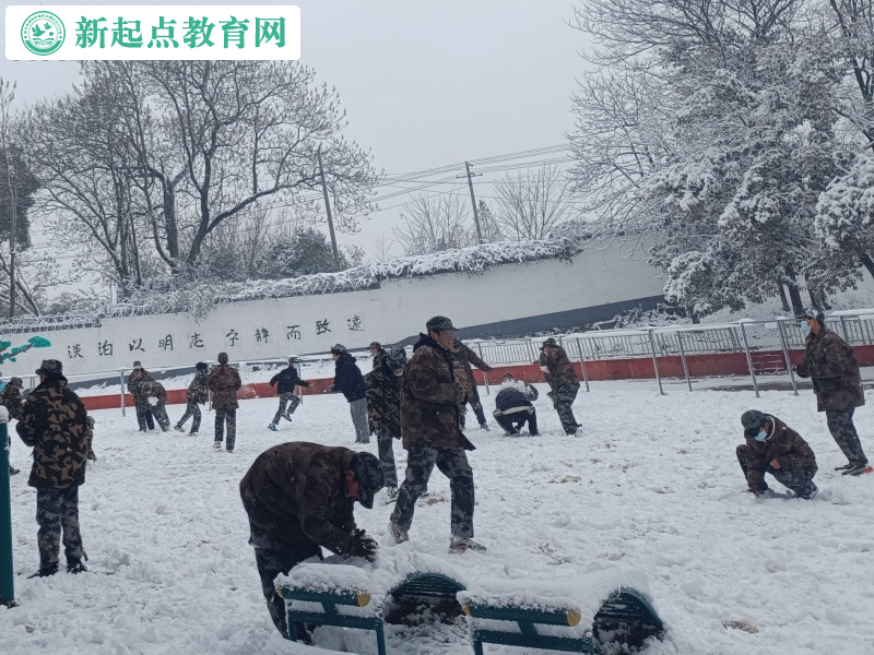 冬日激情校園，新起點孩子管教學校開展打雪仗活動