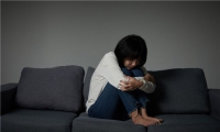 孩子性格膽小內向父母該怎么辦 答案在家長的教育方式里