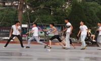 輔好孩素質教育學校關于如何教育孩子亂交朋友問題的建議
