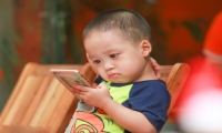孩子沉迷玩手機怎么辦